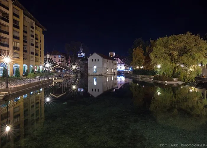 Batiment Historique Le Long Du Canal Du Thiou - Historic Building Along Thiou Canal Annecy
